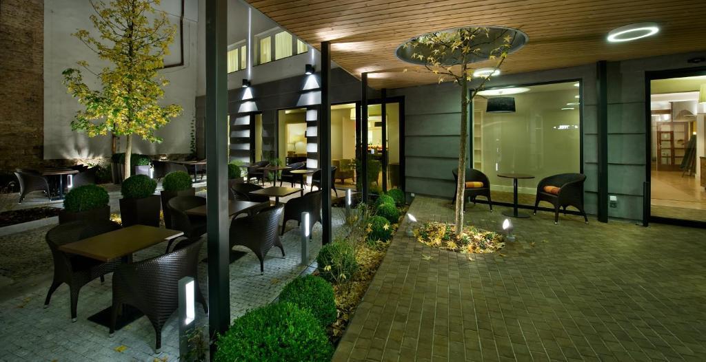 Prokop Square Hotel